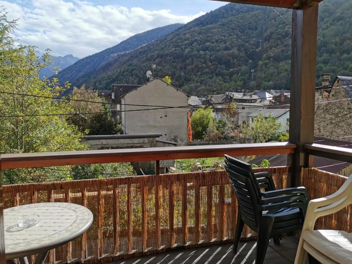 Apartament Beau T3 Place Parking, Vue Degagee Proche Centre Bagnères-de-Luchon